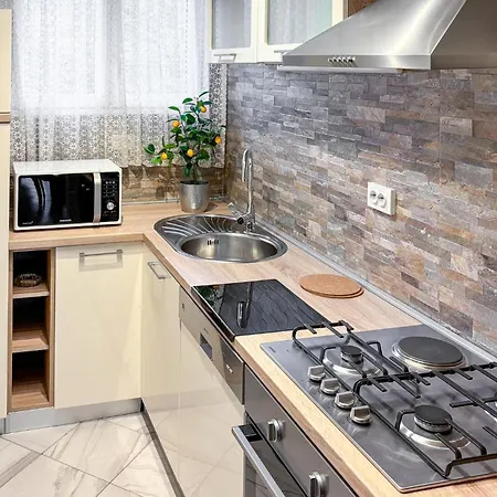 2 Bedroom Amazing In Apartment *